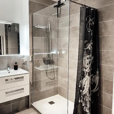 Apartmán Le Cocon Blanc -t2 Cosy Avec Parking Prive & Balcon - Gare, Nouvelle