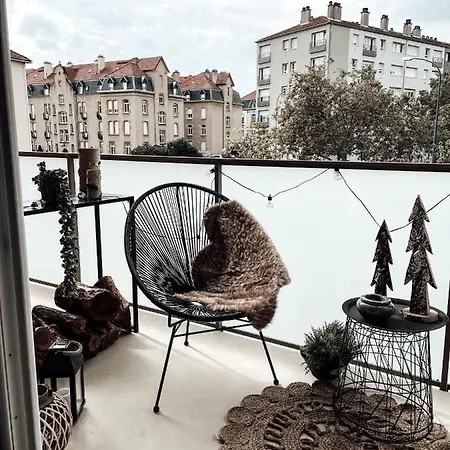 Le Cocon Blanc -t2 Cosy Avec Parking Prive & Balcon - Gare, Nouvelle *