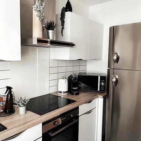 Apartmán Le Cocon Blanc -t2 Cosy Avec Parking Prive & Balcon - Gare, Nouvelle