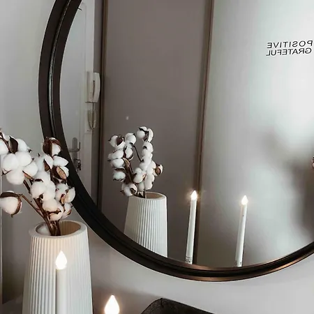 Le Cocon Blanc -t2 Cosy Avec Parking Prive & Balcon - Gare, Nouvelle