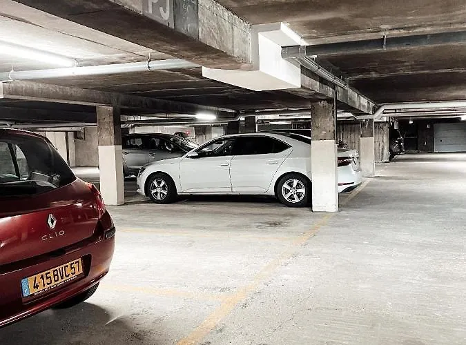 Le Cocon Blanc -t2 Cosy Avec Parking Prive & Balcon - Gare, Nouvelle