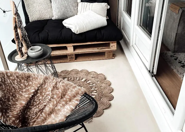 Apartment Le Cocon Blanc -t2 Cosy Avec Parking Prive & Balcon - Gare, Nouvelle *