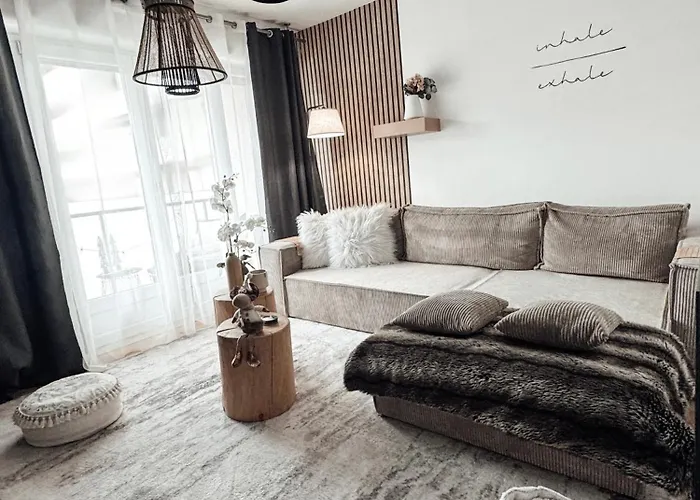 Le Cocon Blanc -t2 Cosy Avec Parking Prive & Balcon - Gare, Nouvelle *