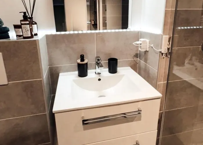 아파트 Le Cocon Blanc -t2 Cosy Avec Parking Prive & Balcon - Gare, Nouvelle