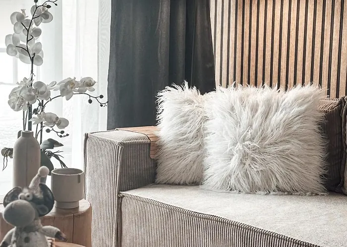 Le Cocon Blanc -t2 Cosy Avec Parking Prive & Balcon - Gare, Nouvelle Apartment