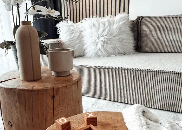 Le Cocon Blanc -t2 Cosy Avec Parking Prive & Balcon - Gare, Nouvelle