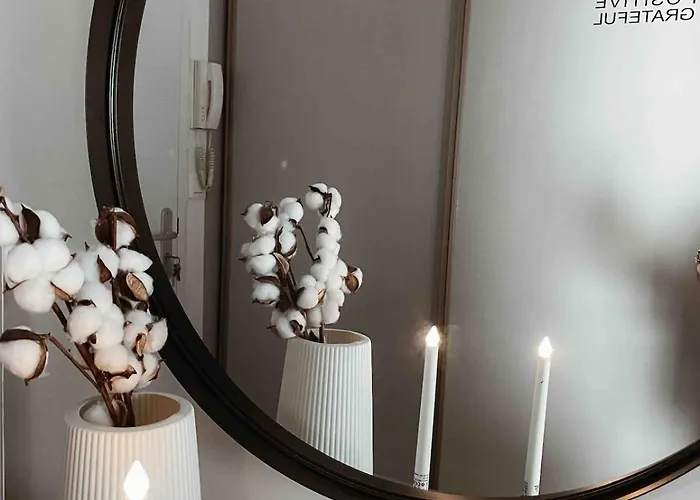 Le Cocon Blanc -t2 Cosy Avec Parking Prive & Balcon - Gare, Nouvelle